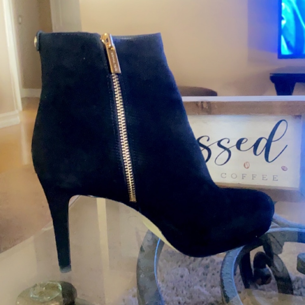 Michael Kors Ankle Boot. Size 8
